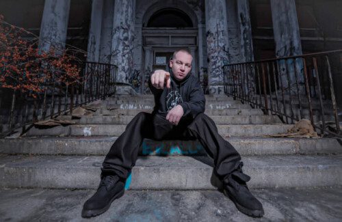 CAD11413-85DC-4414-88ED-BBD5B110C8C0-500x325 SINICAL IS CLIMBING THE MUSIC INDUSTRY CHARTS